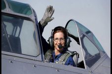 Pilot Tempur Wanita...