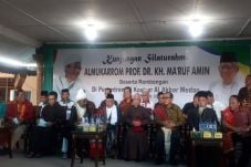 Kiai Maruf Amin Disambut...