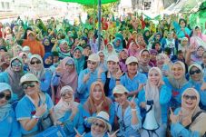 Emak-emak Relawan Samudra...
