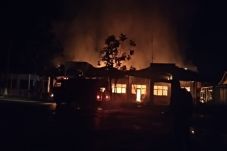 Gedung Laboratorium...