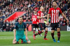 Dipukul Southampton,...