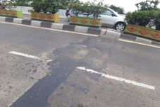 Flyover Cibodas Retak,...