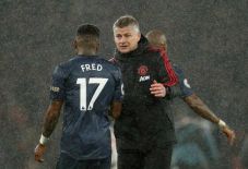 Manchester United Singgung...