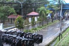 Kendari Mencekam, Gubernur...