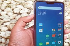 Ponsel Xiaomi Mi 8 Lite...