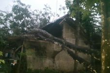 Pangandaran Hujan Angin,...