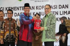 Menkop dan UKM Puspayoga...