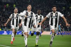 Hat-trick Ronaldo Bawa...