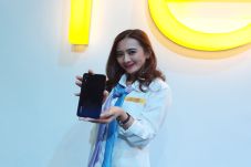 Beda Jeroan Realme 3...