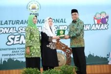 Masjid Jadi Pusat Pembentukan...