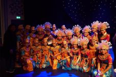 Tari Janger Bali Raih...