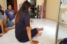 Payudara Diremas, Wanita...