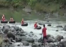 Tersapu Banjir, Empat...