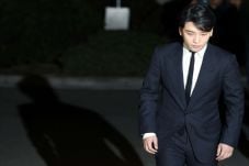 Seungri Mundur dari...