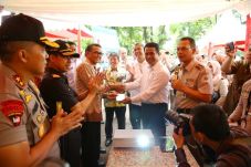 Mentan Amran Lepas Ekspor...