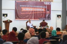 Menteri Eko Putro Sandjojo...
