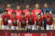 Semen Padang Tutup Laga...