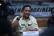 Salah Aturan, Bupati...