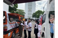 Jemput Bola, Imigrasi...