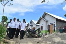 Bupati Nelson Resmikam...