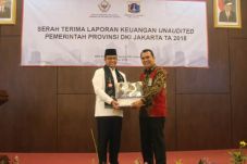 Serahkan LKPD 2018 ke...
