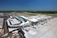 Bandara Hartsfield-Jackson...
