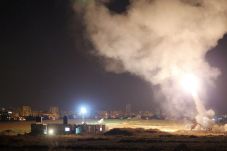 Roket-roket Gaza Hantam...