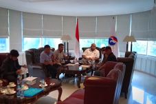 Datangi Kantor DPP Perindo,...