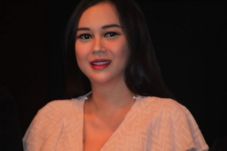 Pulang Syuting, Aura...