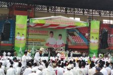 Performa Apik Saat Debat,...