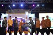Wujudkan Wisata Syariah,...