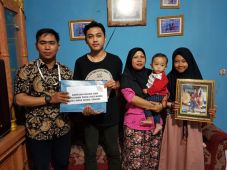 PT GUN Berikan Santunan...