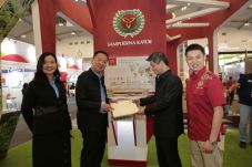 Gunakan Kayu Sengon,...