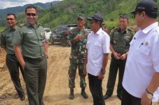 Turun ke Lokasi, Tim...