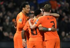 Belanda Lumat Belarus,...