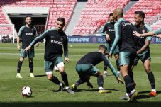 Ronaldo Memburu Rekor...