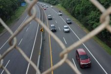 Jalan Tol Diperkirakan...