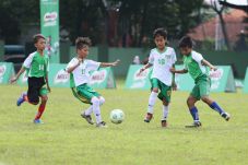 Ratusan Siswa SD di...