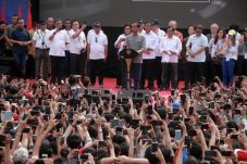 Integrasikan Moda Transportasi,...
