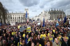 Tolak Brexit, Sejuta...