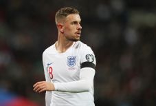 Henderson Tatap Penampilan...