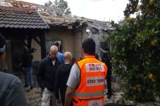 Roket Gaza Hantam Rumah...