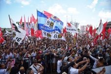 Prabowo Bangga Spanduk...