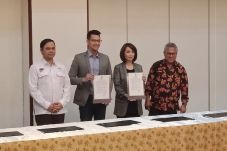 Soal Persiapan Debat,...