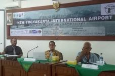 Pembangunan Bandara...