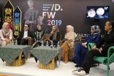 Wardah Gandeng 6 Desainer...