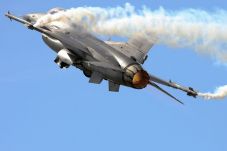 AS Jual Jet Tempur F-16...