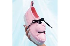 Melissa Luncurkan Sepatu...