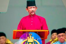 Hukum Rajam LGBT, Sultan...