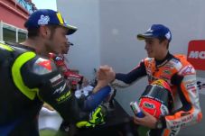 Hubungan dengan Rossi...